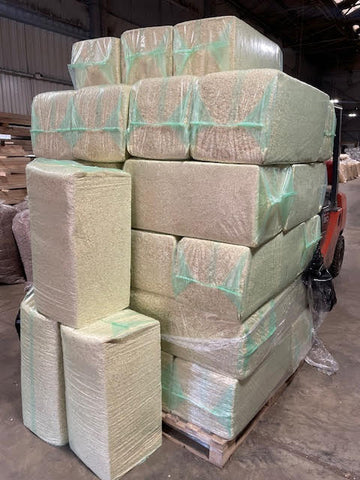 21KG PINE SOFTWOOD SHAVINGS / HORSE BEDDING BALES - £8.50 EACH