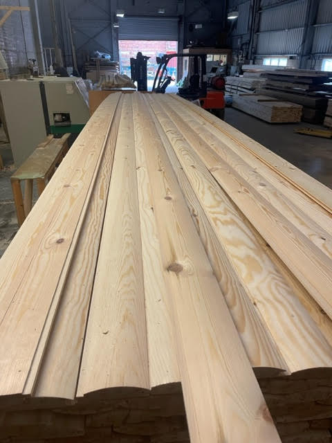 T&G LOGLAP PINE CLADDING - £8 PER LENGTH @ 5.1M