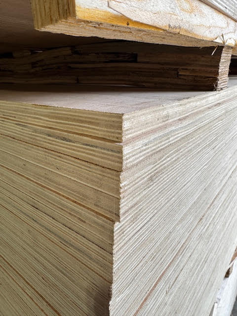 5.5MM EXTERIOR GRADE HARDWOOD PLYWOOD CLASS 2 8FT X 4FT SHEET
